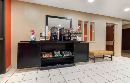Extended Stay America Suites - Austin - Southwest Отели рядом с достопримечательностью «Парк Цилкер Метрополитан»