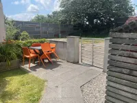 Cosy, quiet space in pretty countryside with access to fields. 20 mins to coast. 住宿飯店