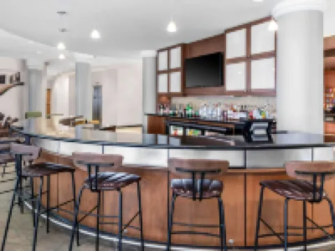 คอร์ทยาร์ดบายแมริออท เรดดิ้ง ไวโอมิสซิง โรงแรมในไวโอมิสซิง