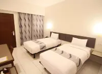Koening Hotel Cirebon - parking