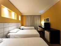 Favorita Golden Hotel e Eventos Hotels near Tem na Casa