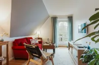 The modern apartment - Rosenhain 12, No. 6 - is located 800 meters from the sea. Hotel a Timmendorfer Strand