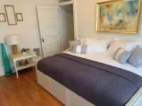 SERENITY IN THE CITY - 5 BR College Ave by F & M