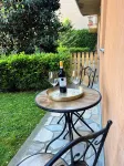 White rose apartment - free parking space - historical center of Alba -Langhe