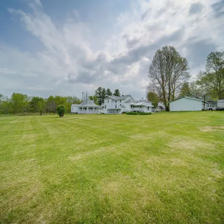 Historical Magnesia Springs Home, Near Kayaking!