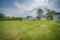 Historical Magnesia Springs Home, Near Kayaking!