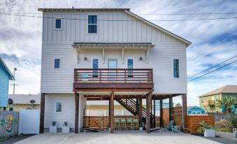 Seas the Bay by AvantStay in-Town Private Pool