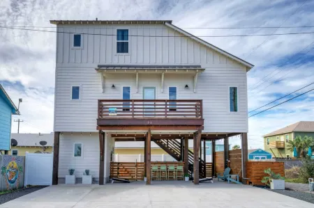 Seas the Bay by AvantStay in-Town Private Pool