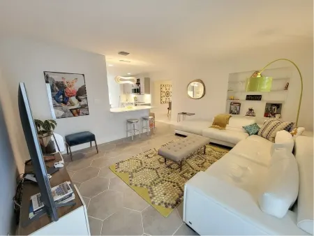 Mid Century Spacious House 4BR/Heated pool