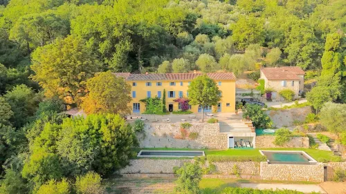Domaine de la Cascade Parfumée Hotels in Grasse