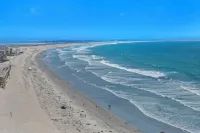 Ocean Front Luxury Beach Living!