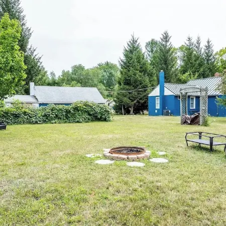 Lexington Stays. Close to town and beach!