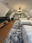 Comfortable and Spacious Home: Entertainment Room, Gym + Large Deck and Patio