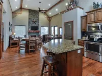 Luxury Escape, Private Hot Tub, Zero Entry Pool-Splash Pad +Air Hockey+Foosball - 4つ星