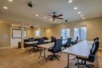 Zion Summit. Luxury 7 Bedroom Home. Hike into Zion National Park
