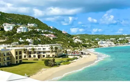 Dawn Beach Club 2 Bed… Villa, with Beach Access & Resort Bar Отели рядом с достопримечательностью «Dawn Beach»