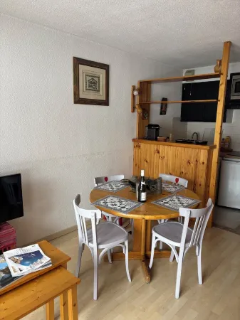 Appartement à la montagne dans une petite résidence Отели рядом с достопримечательностью «Три долины»