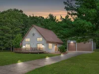 Rec Garage ~ Fire Pit ~ Pool ~ Sauna ~ Views Hotels in Scott