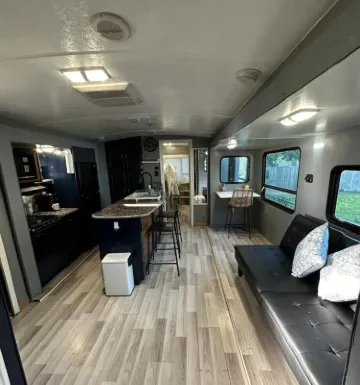 Cozy 2-bedroom mobile home in lovely Baytown with AC