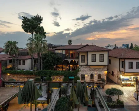 Alp Pasa Hotel - คลาสพิเศษ โรงแรมในอันตัลยา