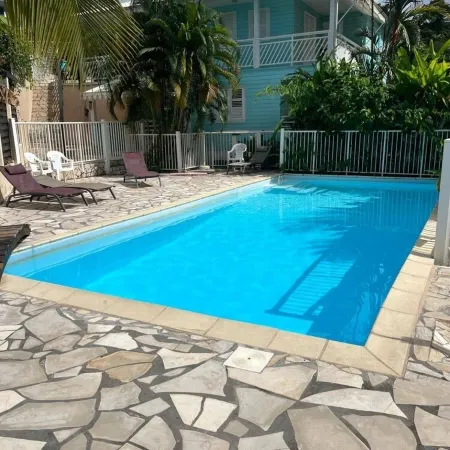 LILI Apartment with swimming pool, 400m from the beach.