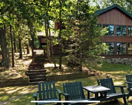 On the Eagle River Chain O’ Lakes, Lake Front, 3200 sq. ft., 2.5 Baths Hotels in Lincoln