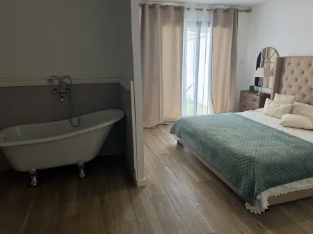 Villa Avec Piscine Sans VIS À VIS Proche DE LA MER