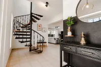 Stunning 3 bedroom Villa with Private Pool & Garden