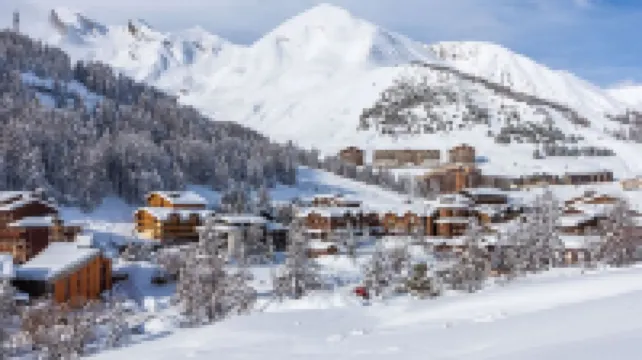 Renovated studio 30 m2 + 8 m2 mountain view terrace, close to slopes, parking, wifi