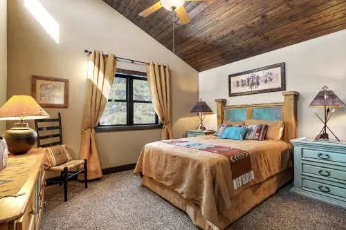 Deluxe Rental Cabin with Private Hot Tub in Wilderness of Evergreen, Colorado