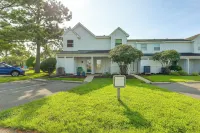 Waterfront Retreat Near Fenwick Extended Stays -  Ferienwohnungen