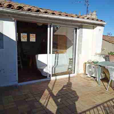 Studio with large terrace and air conditioning - Near university and city center Hotel Exterior