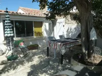 CABANON BORD DE MER NEAR FILMING CAMPING PARADIS