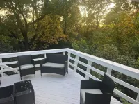 Charming newly remodeled house five minutes away from Cornell. فنادق في ايثاكا