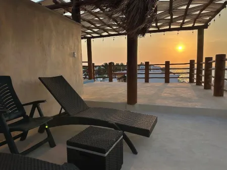 Beachfront Comfort at Casa Las Gaviotas, Chelem Отели в г. Челем