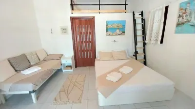 Studio Silvi Nikiti Old Settlement 주변 호텔