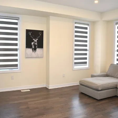 Luxury 4 BR Corner Home Near Niagara Falls – Perfect for Families & Groups!