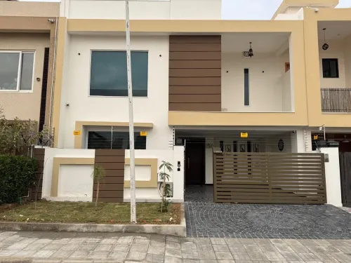 Spacious 4-bedroom house Park facing dead end street in Bahria Town Rawalpindi