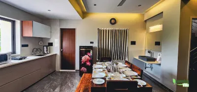 Dwarkesh Reality Hotel a 