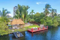 Waterfront Jungle House, Firepit, Kayaks & Sunset