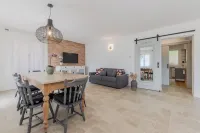 Elegant Euganean Hills apartment with garden view