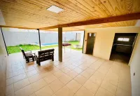 house with barbecue area and pool mountains of the west Hotels in Maipu