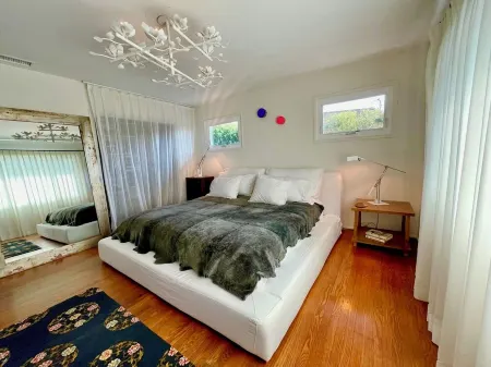 Your dream home! 3-bedroom house + guest house & pool in  Carpinteria. Отели в г. Карпинтерия