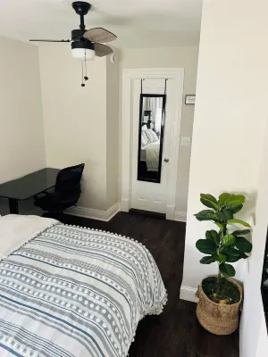 Private bedroom with bathroom-private entrance Hotels in Ewing