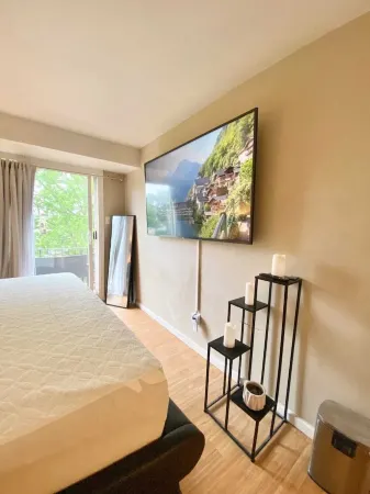 Charming 2-bedroom townhome with AC,  Ridley Park near Boeing, Train, Philly