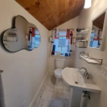 Mid Century Modern Studio w/ Full Kitchen - Newly Built