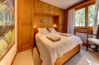 Meters from the lift station with a private terrace and balcony in Verbier