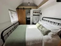 Lovely Courtyard Studio in Wokingham.Close to all major travel links.