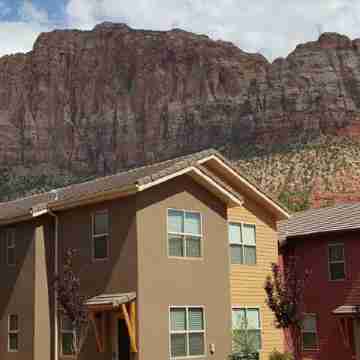 Springdale Townhome 1 Hotel Exterior
