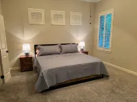 Historic Grapevine 3-bedroom house 4 minutes walk to Historic main street.